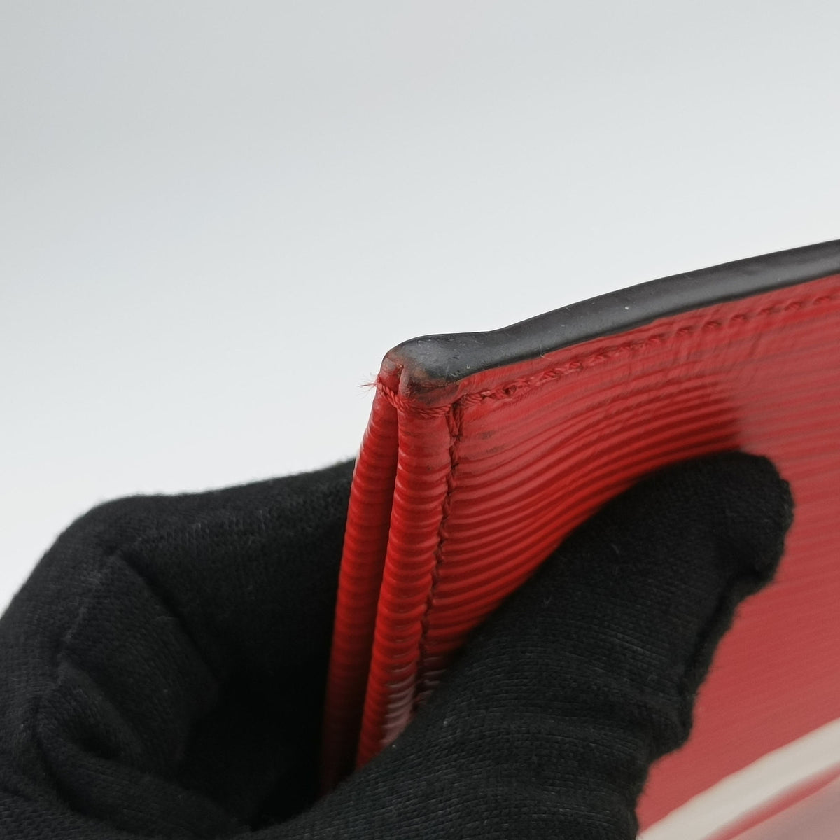 Pre-owned Louis Vuitton Pochette Jour GM Supreme Collaboration ROUGE×white epi M67722 clutchbag | stylenewstar