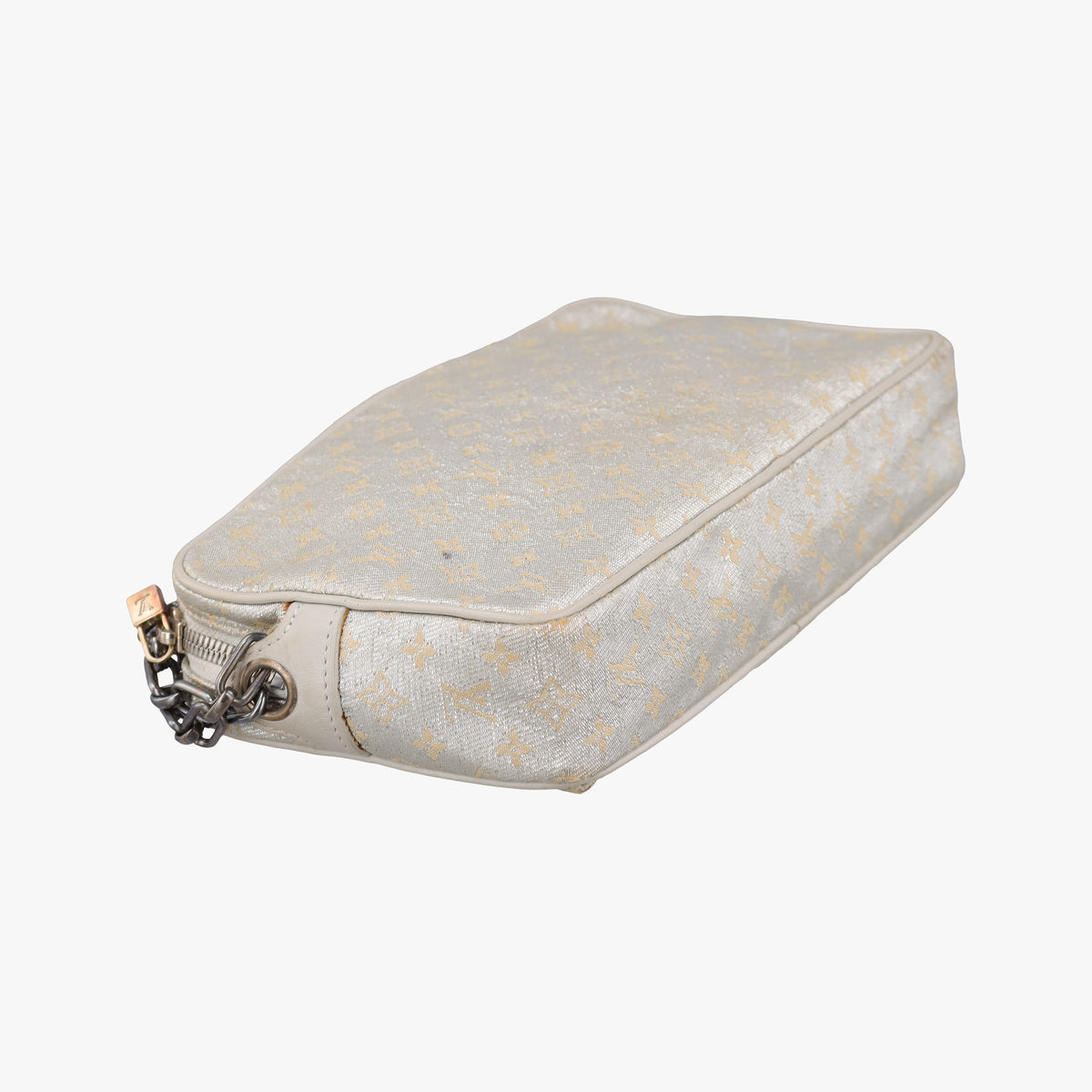 Pre-owned Louis Vuitton Shine McKenna Silver Monogram Shine M92362 shoulderbag | stylenewstar