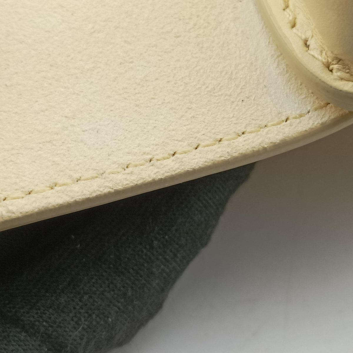 Secondhand Christian Dior Bobby Yellow Leather  shoulderbag | stylenewstar