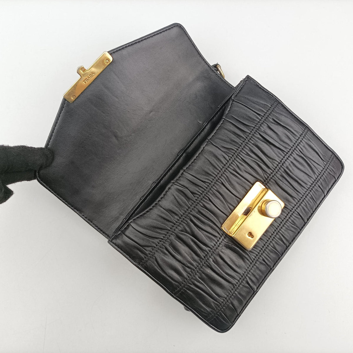 Pre-owned Prada Gaufre Sound Lock Black lambskin  shoulderbag | stylenewstar