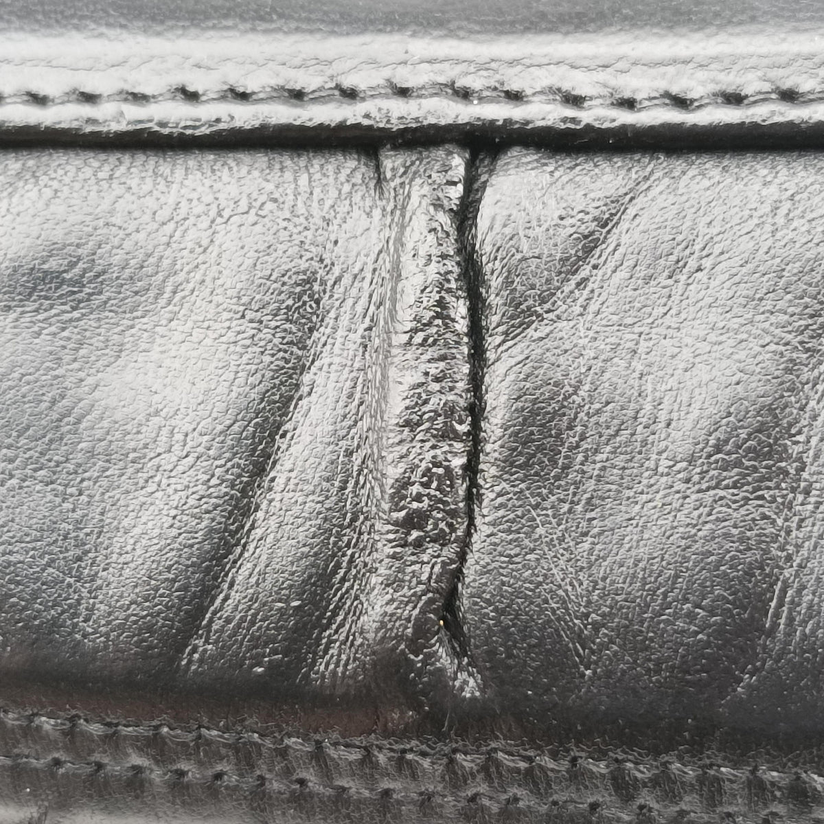 Pre-owned Prada Gaufre Sound Lock Black lambskin  shoulderbag | stylenewstar