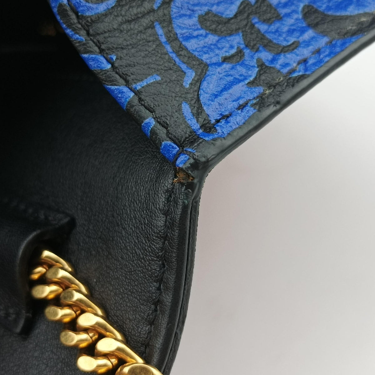 Pre-owned VERSACE Medusa Red×black Leather  shoulderbag | stylenewstar