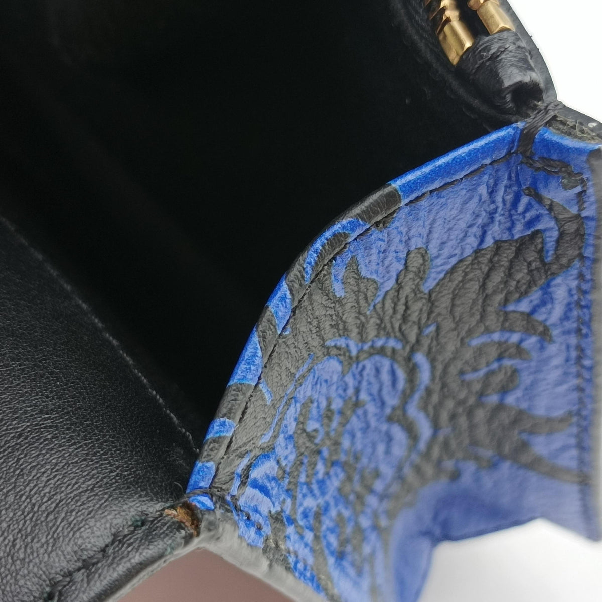 Pre-owned VERSACE Medusa Red×black Leather  shoulderbag | stylenewstar