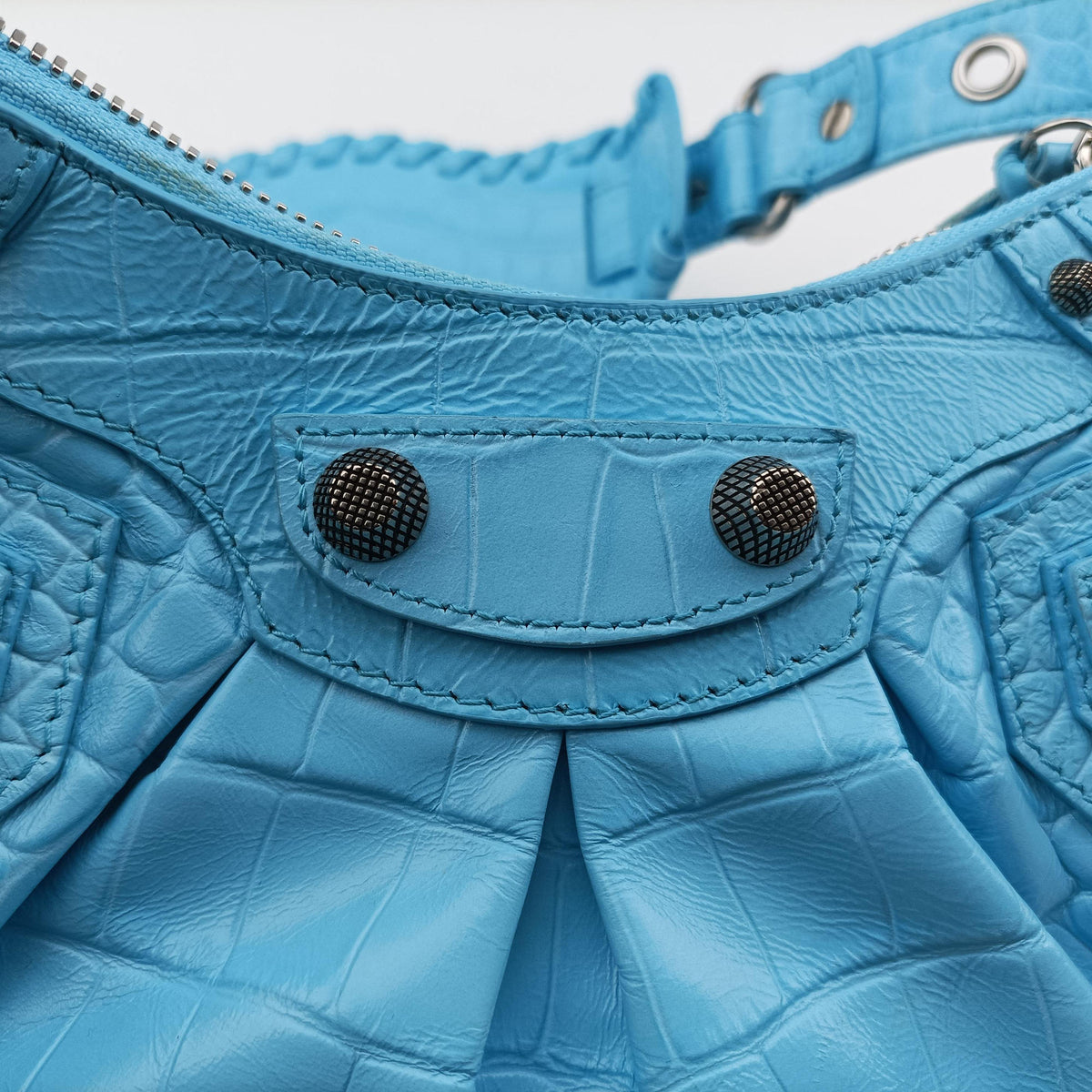 Pre-owned Balenciaga Le Cagole Blue Leather  shoulderbag | stylenewstar