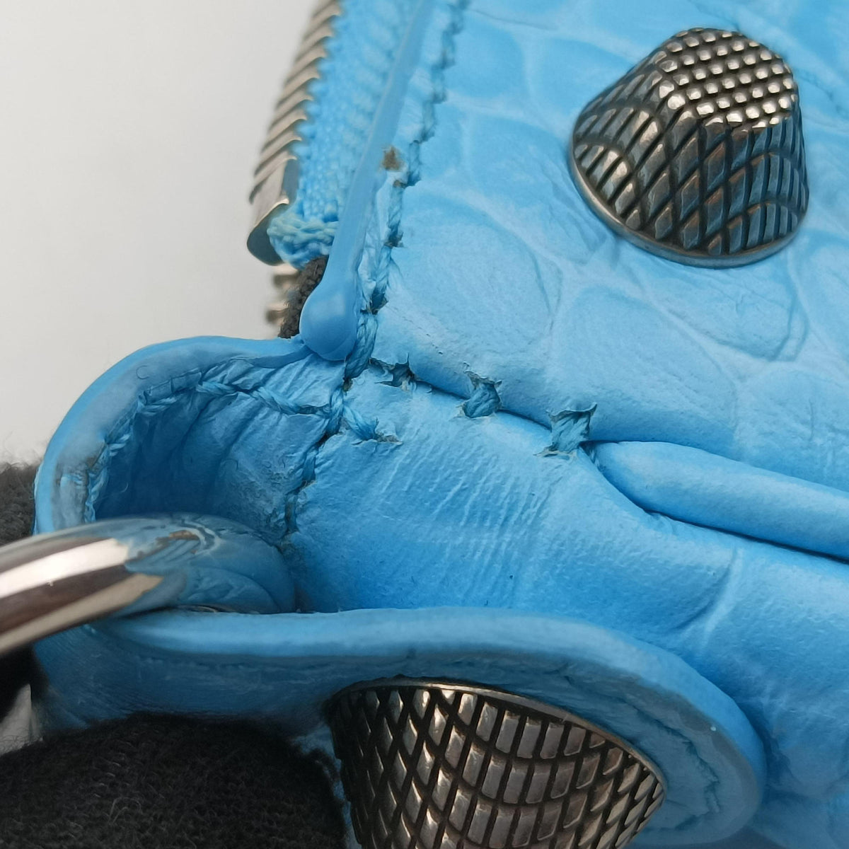 Pre-owned Balenciaga Le Cagole Blue Leather  shoulderbag | stylenewstar