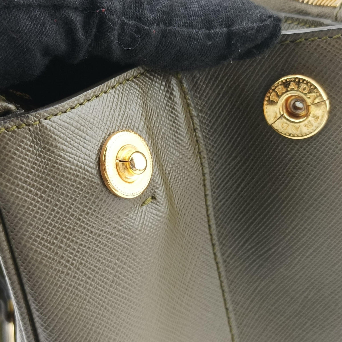 Pre-owned Prada Galleria Green SAFFIANO Leather B2274C handbag | stylenewstar