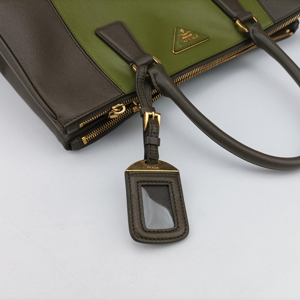 Pre-owned Prada Galleria Green SAFFIANO Leather B2274C handbag | stylenewstar