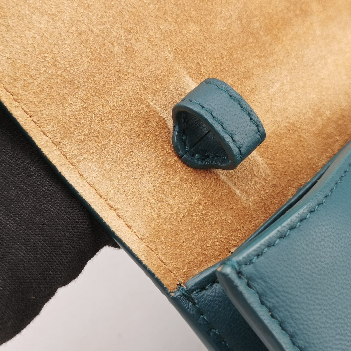 Pre-owned Bottega Veneta Cassette Green Blue lambskin  shoulderbag | stylenewstar