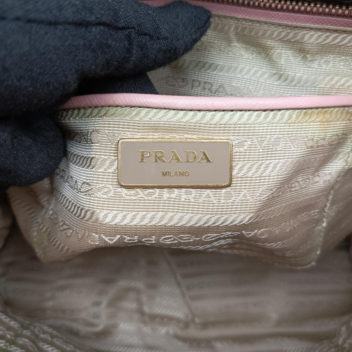 Pre-owned Prada Galleria Pink×White SAFFIANO Leather BN2438 shoulderbag | stylenewstar