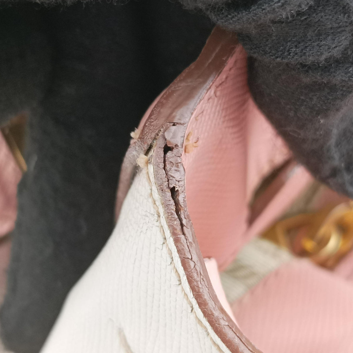 Pre-owned Prada Galleria Pink×White SAFFIANO Leather BN2438 shoulderbag | stylenewstar