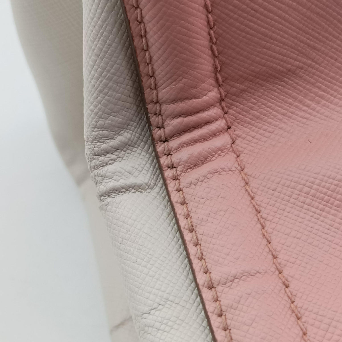 Pre-owned Prada Galleria Pink×White SAFFIANO Leather BN2438 shoulderbag | stylenewstar