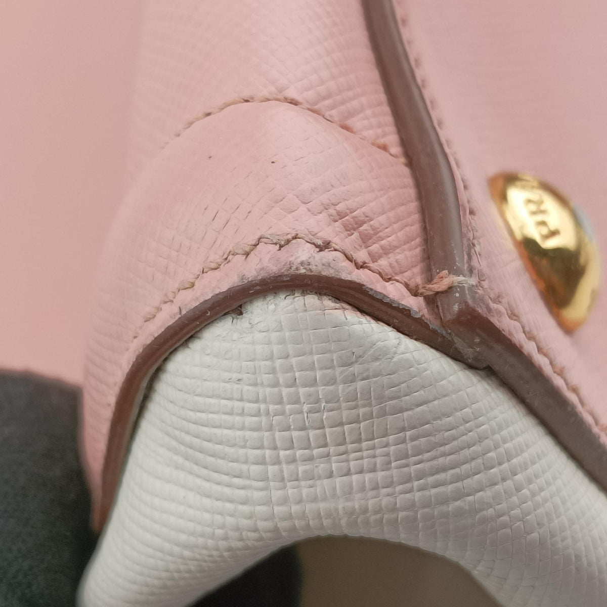 Pre-owned Prada Galleria Pink×White SAFFIANO Leather BN2438 shoulderbag | stylenewstar