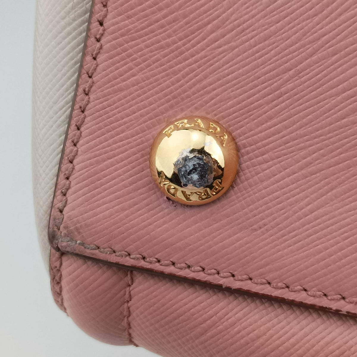 Pre-owned Prada Galleria Pink×White SAFFIANO Leather BN2438 shoulderbag | stylenewstar
