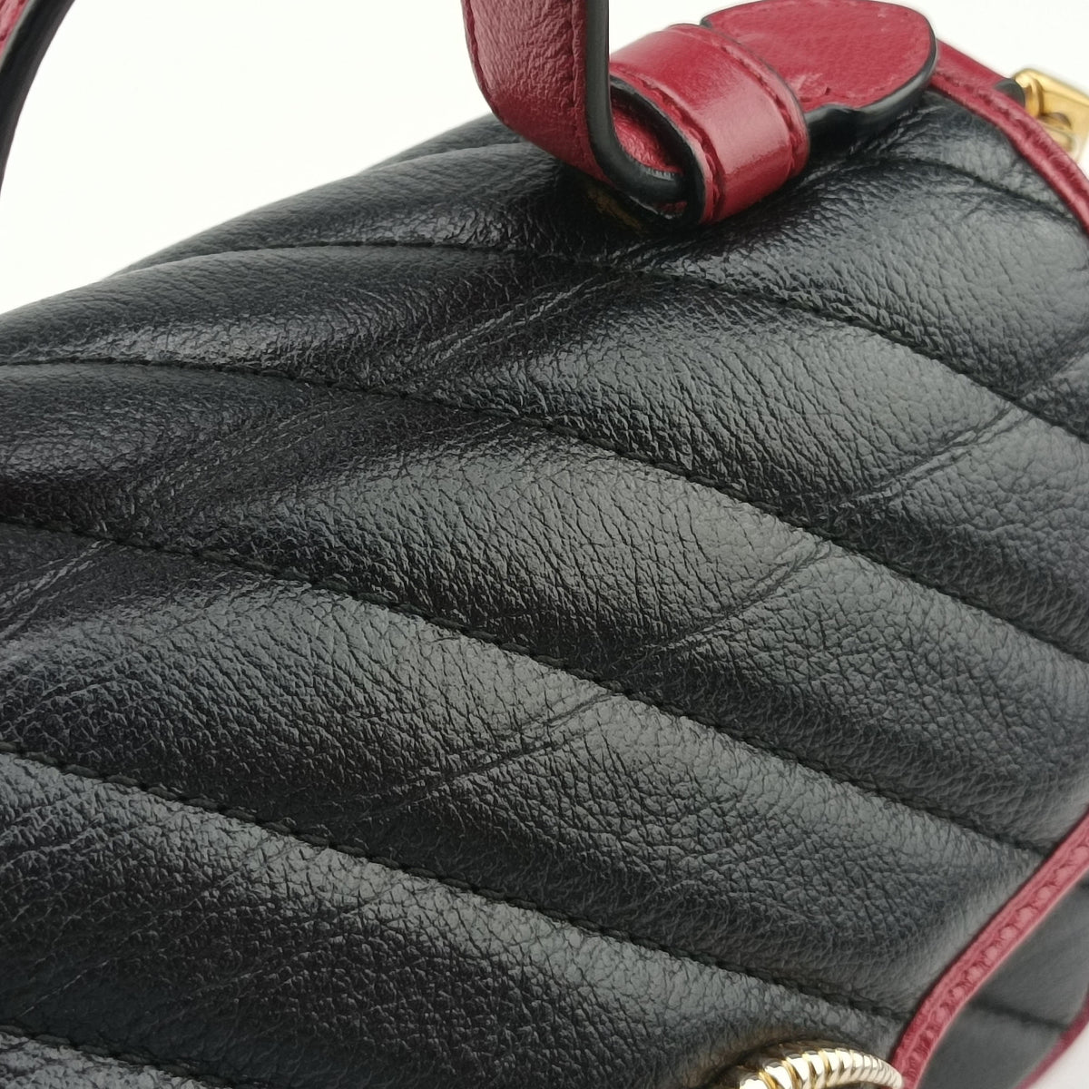 Pre-owned Gucci GG Marmont Black×Red Leather 583571 shoulderbag | stylenewstar