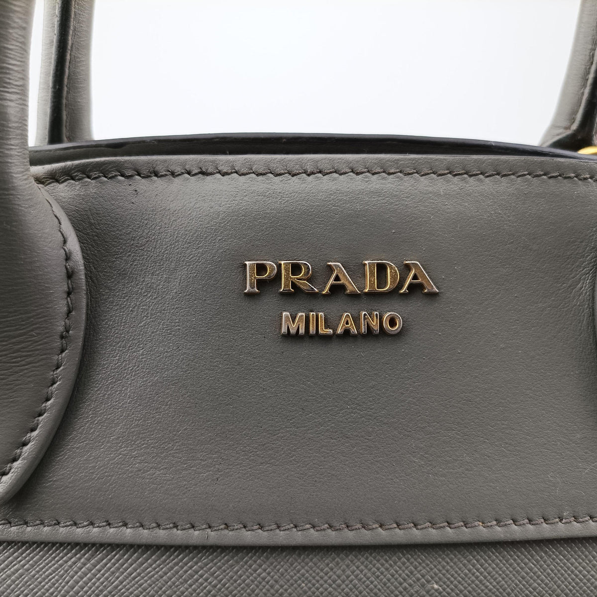 Pre-owned Prada Esplanade Grey SAFFIANO Leather 1BA046 handbag | stylenewstar