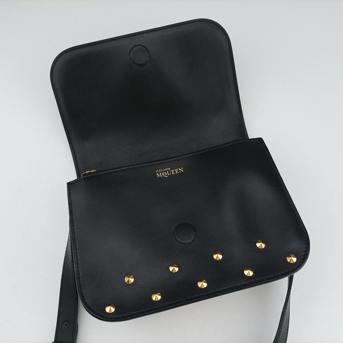 Pre-owned Alexander McQueen Studded Skull Padlock Black Leather  shoulderbag | stylenewstar