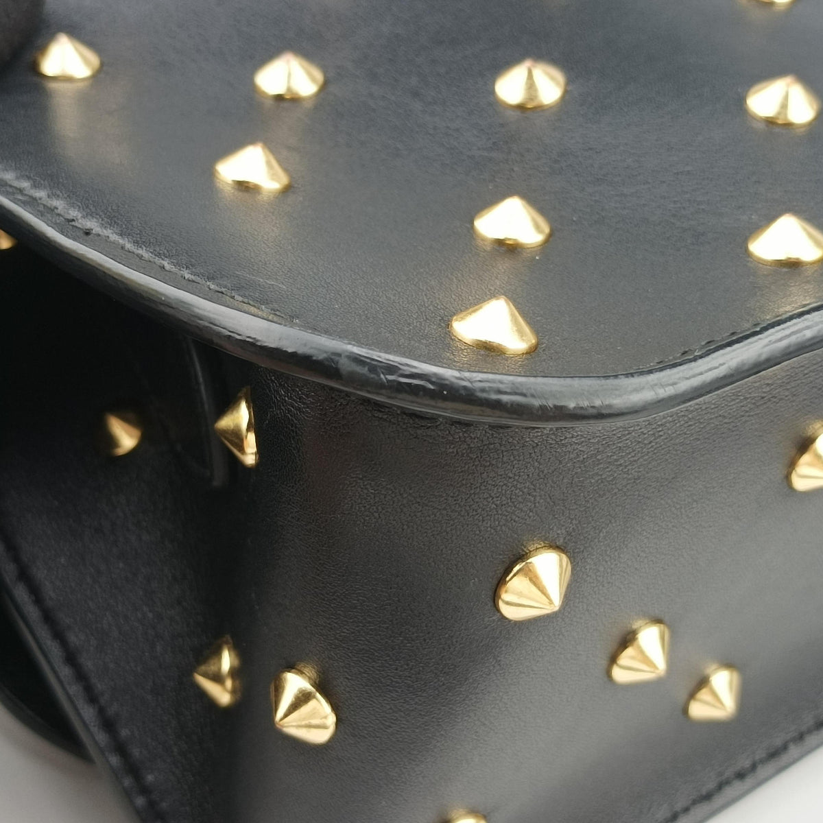 Pre-owned Alexander McQueen Studded Skull Padlock Black Leather  shoulderbag | stylenewstar