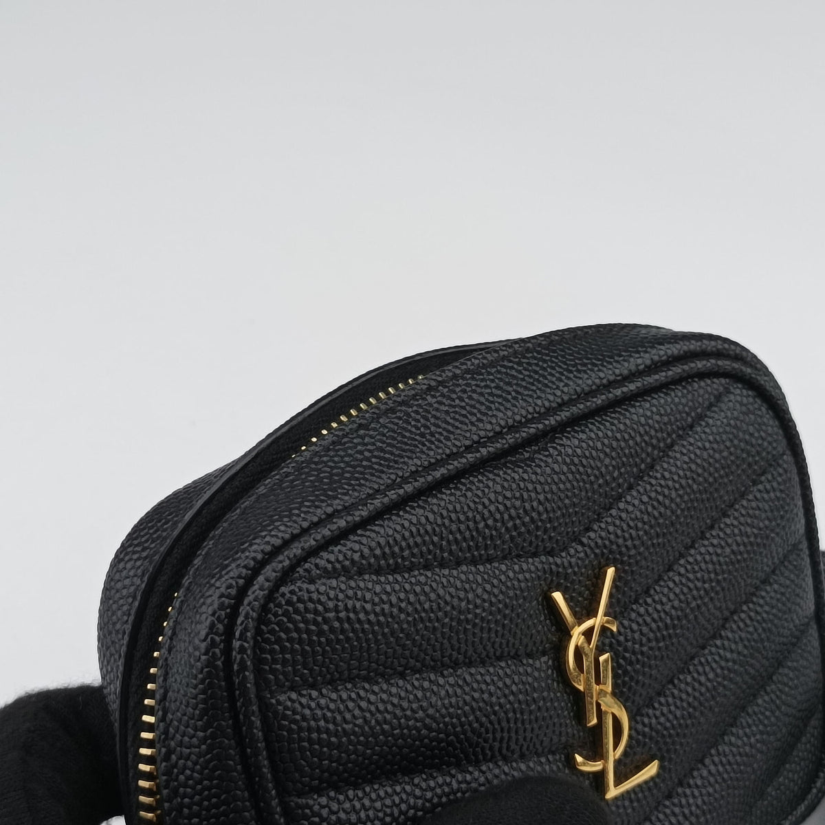 Secondhand Yves Saint Laurent baby lou Black Leather 635088 shoulderbag | stylenewstar
