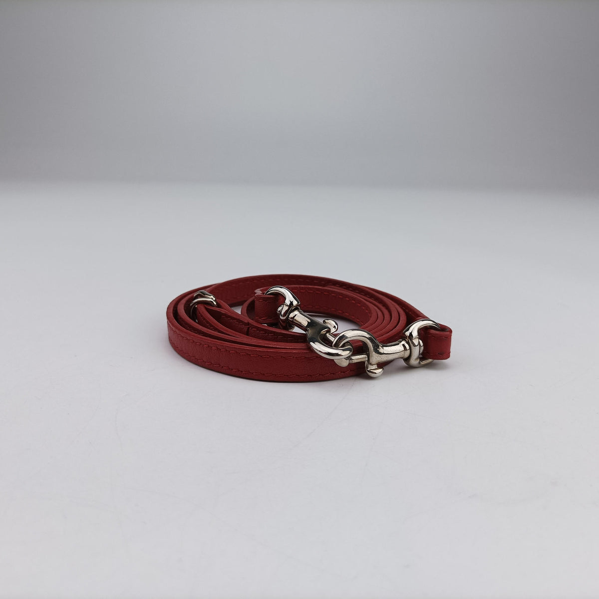 Pre-owned Balenciaga Papier A4 Red Leather 370926 handbag | stylenewstar