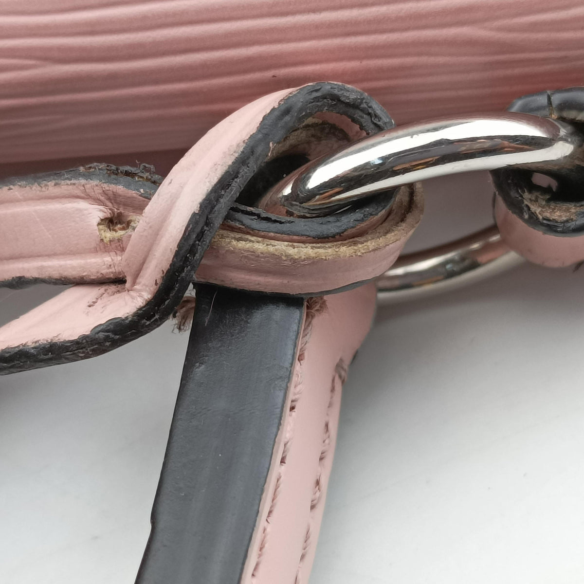 Pre-owned Louis Vuitton Cluny MM ROSE BALLERINE Epi M41334 shoulderbag | stylenewstar