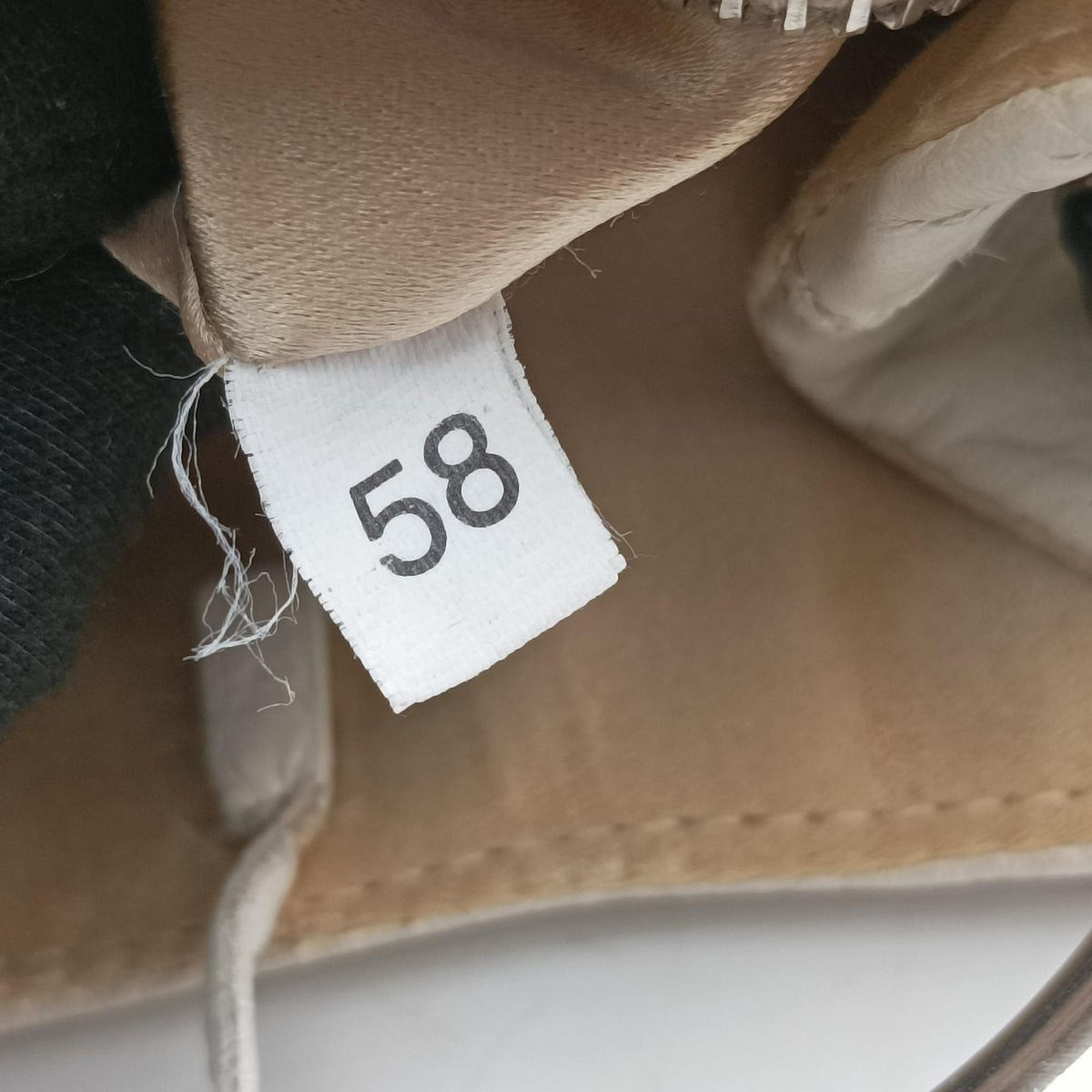 Pre-owned Prada Ring Bag White Leather  handbag | stylenewstar