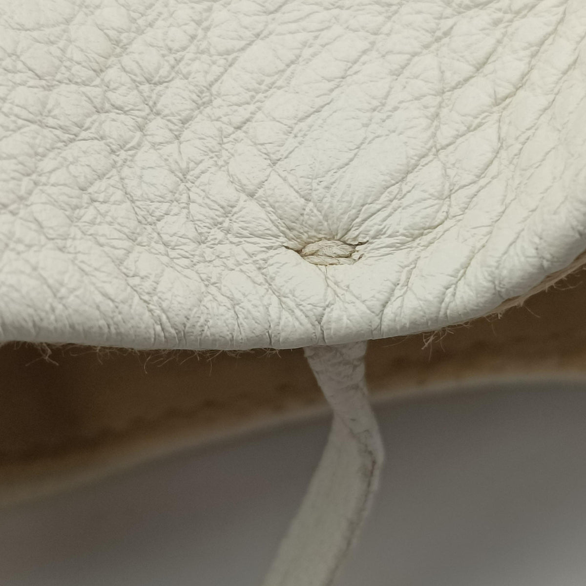Pre-owned Prada Ring Bag White Leather  handbag | stylenewstar