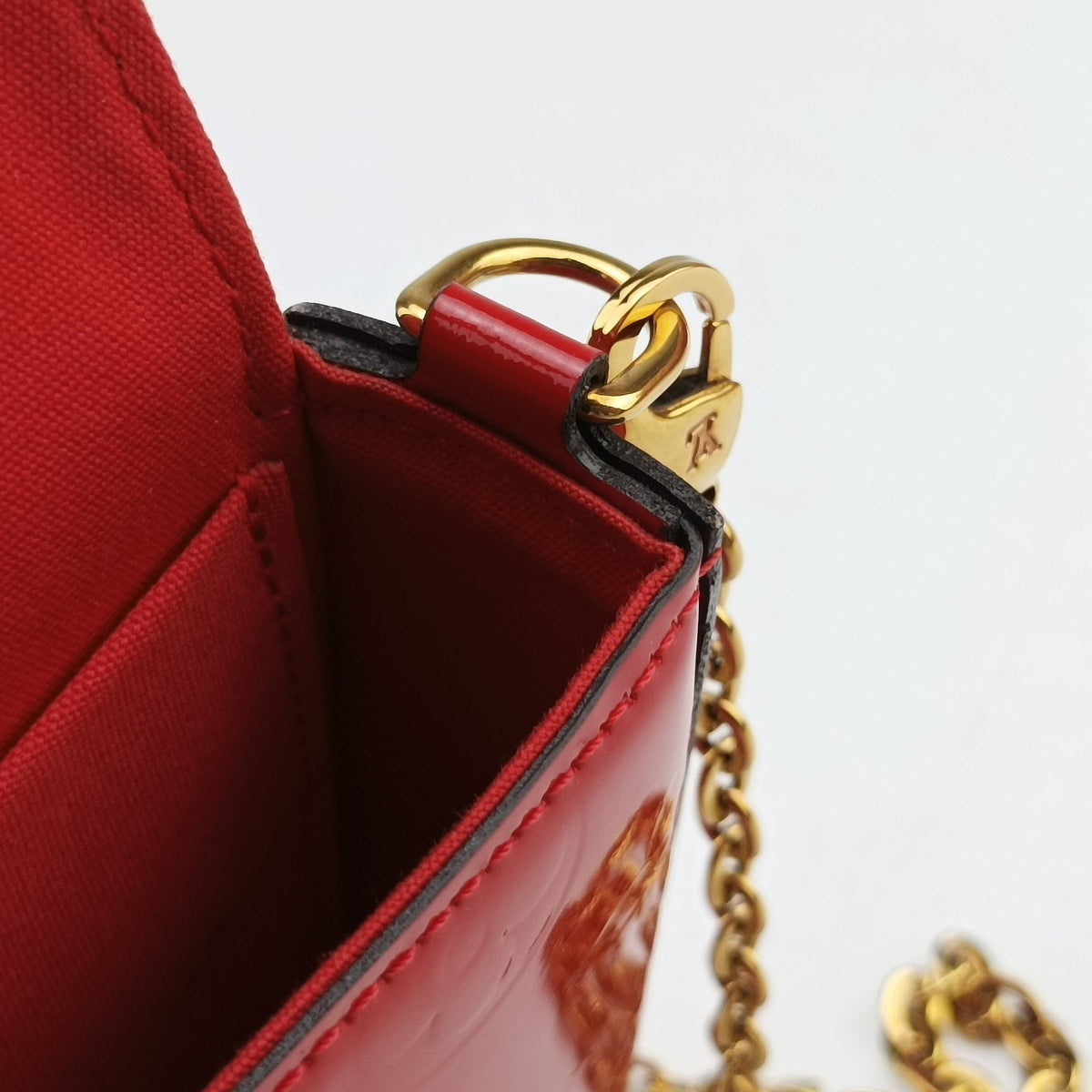 Pre-owned Louis Vuitton Pochette FeLICIE CERISE Vernis M61293 shoulderbag | stylenewstar