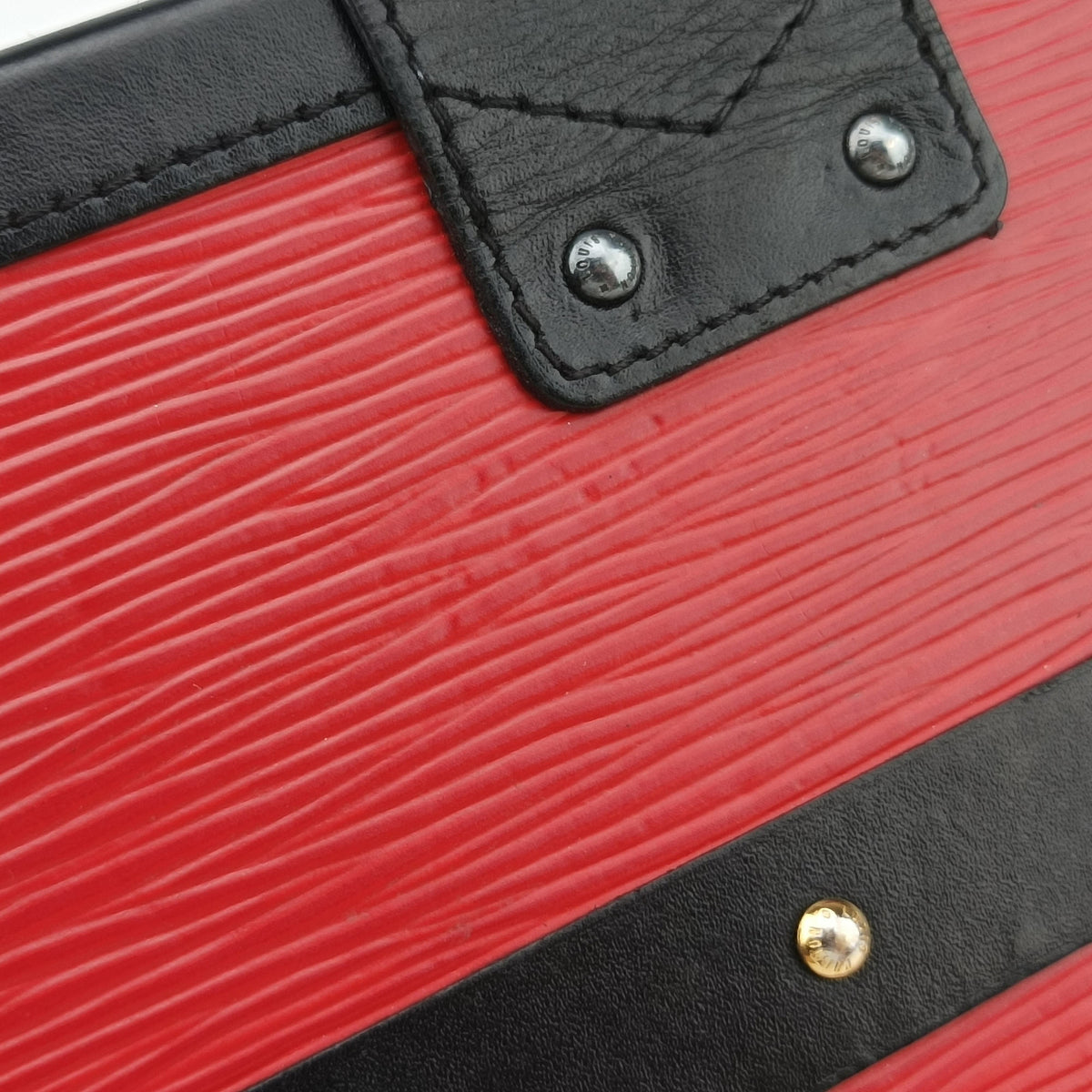 Pre-owned Louis Vuitton PETITE MALLE Noir×COQUELICOT epi×Leather M54651 shoulderbag | stylenewstar
