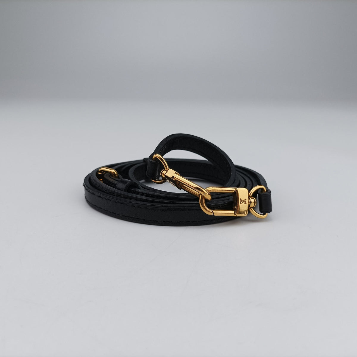 Pre-owned Louis Vuitton PETITE MALLE Noir×COQUELICOT epi×Leather M54651 shoulderbag | stylenewstar