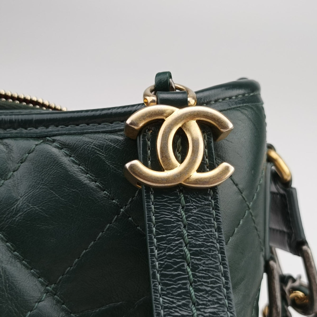 Pre-owned Chanel GABRIELLE Green Leather A93824 shoulderbag | stylenewstar