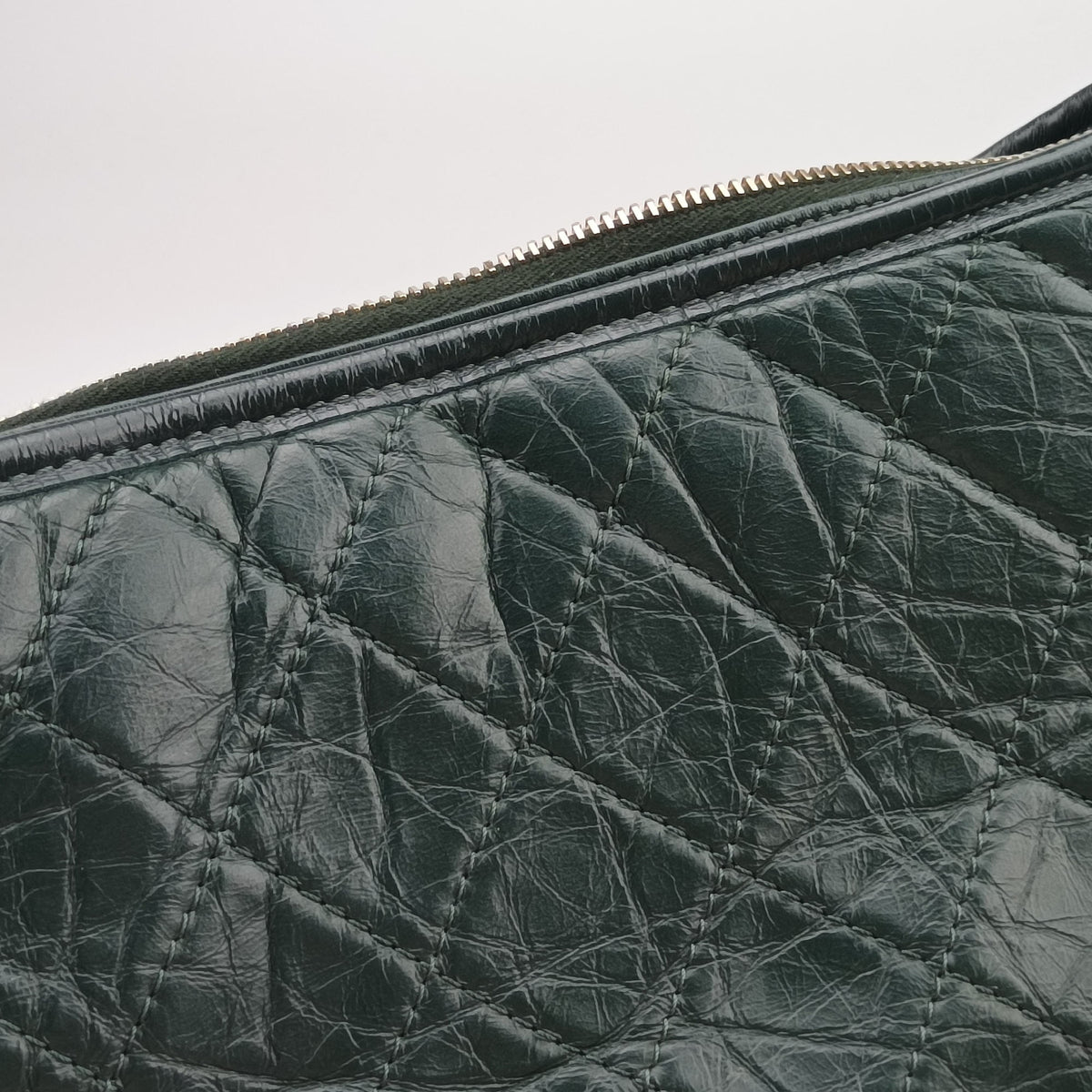 Pre-owned Chanel GABRIELLE Green Leather A93824 shoulderbag | stylenewstar