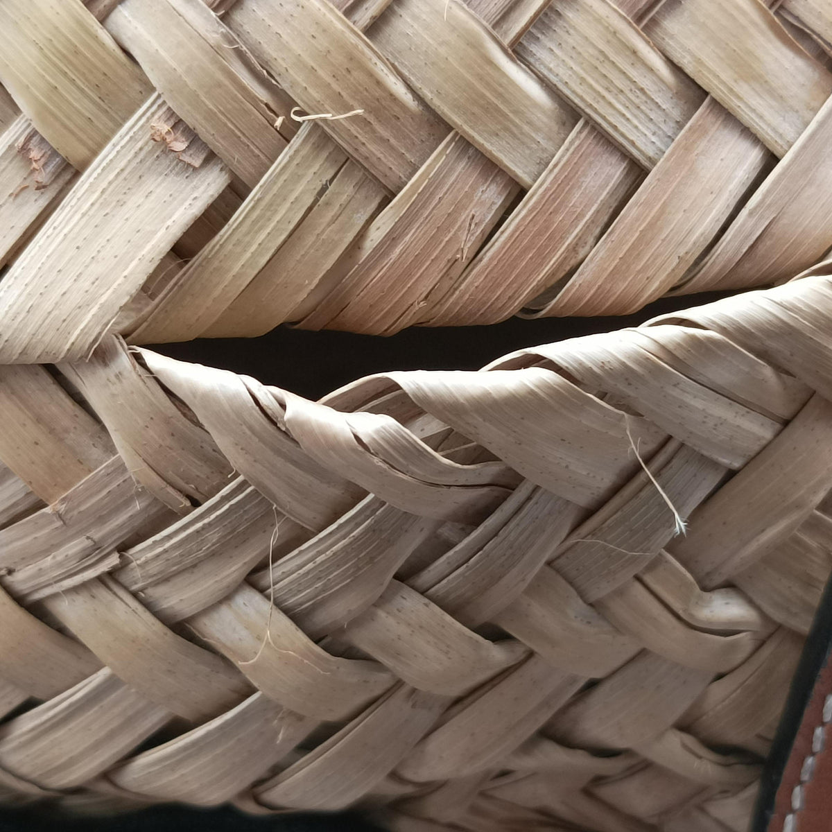 Pre-owned Loewe basket Beige×Brown Leather × Raffia  shoulderbag | stylenewstar