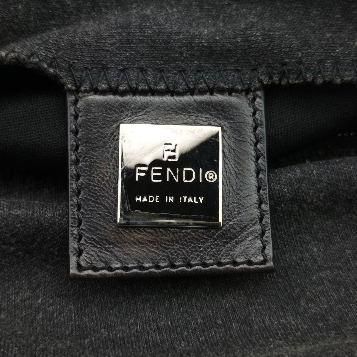 Pre-owned Fendi Mamma Baguette Grey Cotton 26325 shoulderbag | stylenewstar