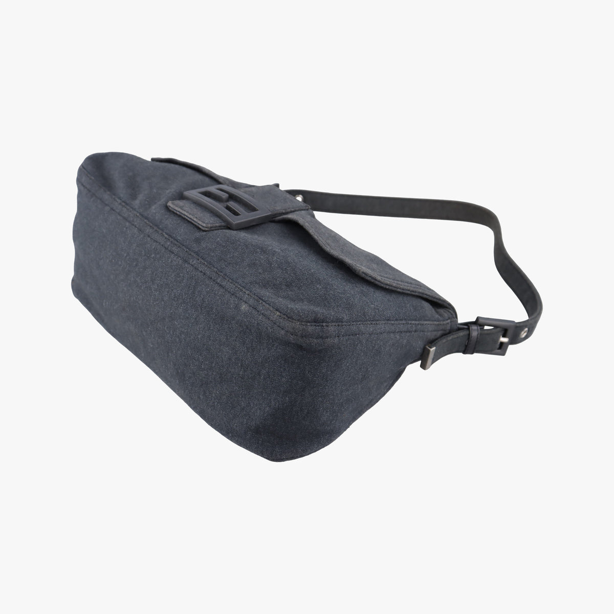 Pre-owned Fendi Mamma Baguette Grey Cotton 26325 shoulderbag | stylenewstar