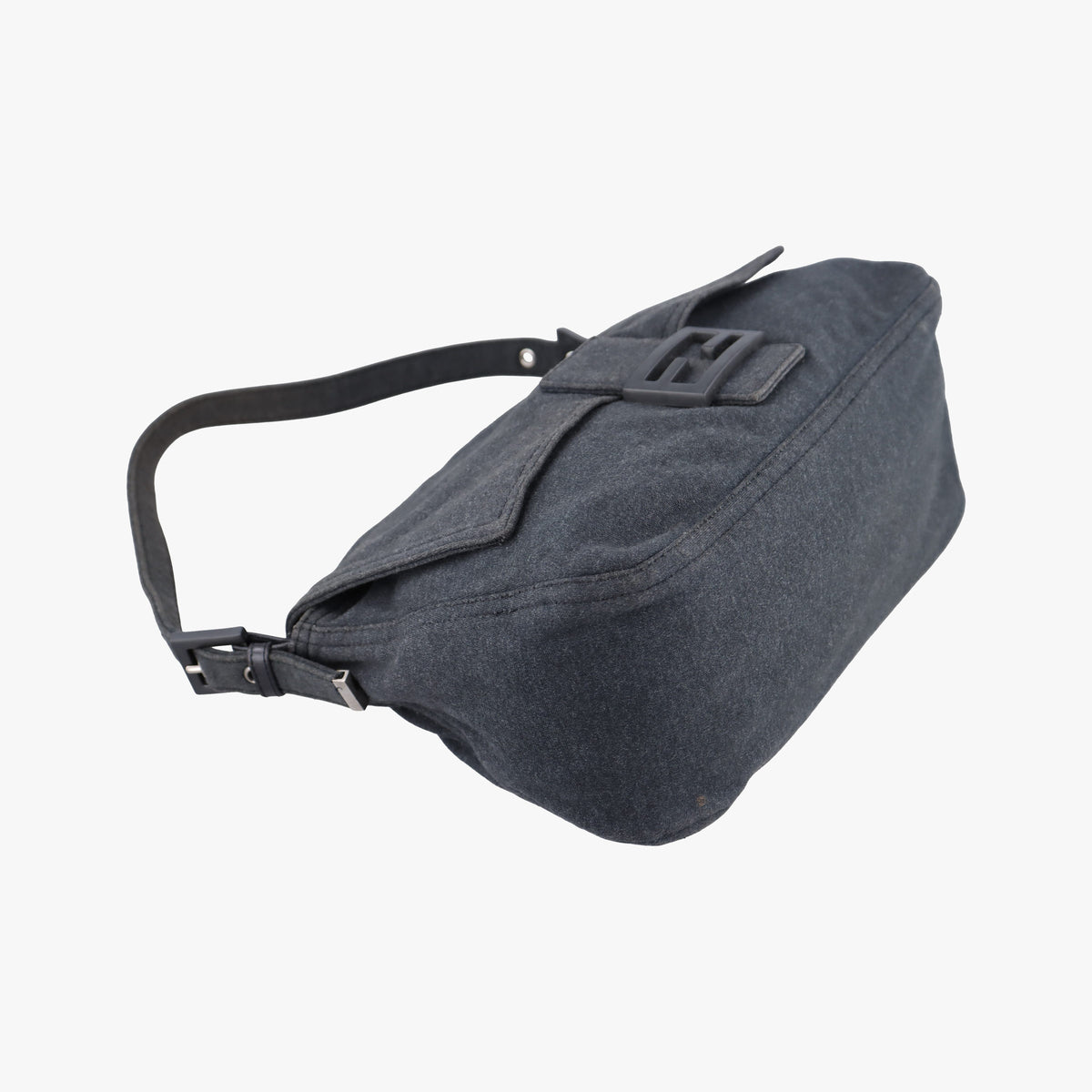 Pre-owned Fendi Mamma Baguette Grey Cotton 26325 shoulderbag | stylenewstar