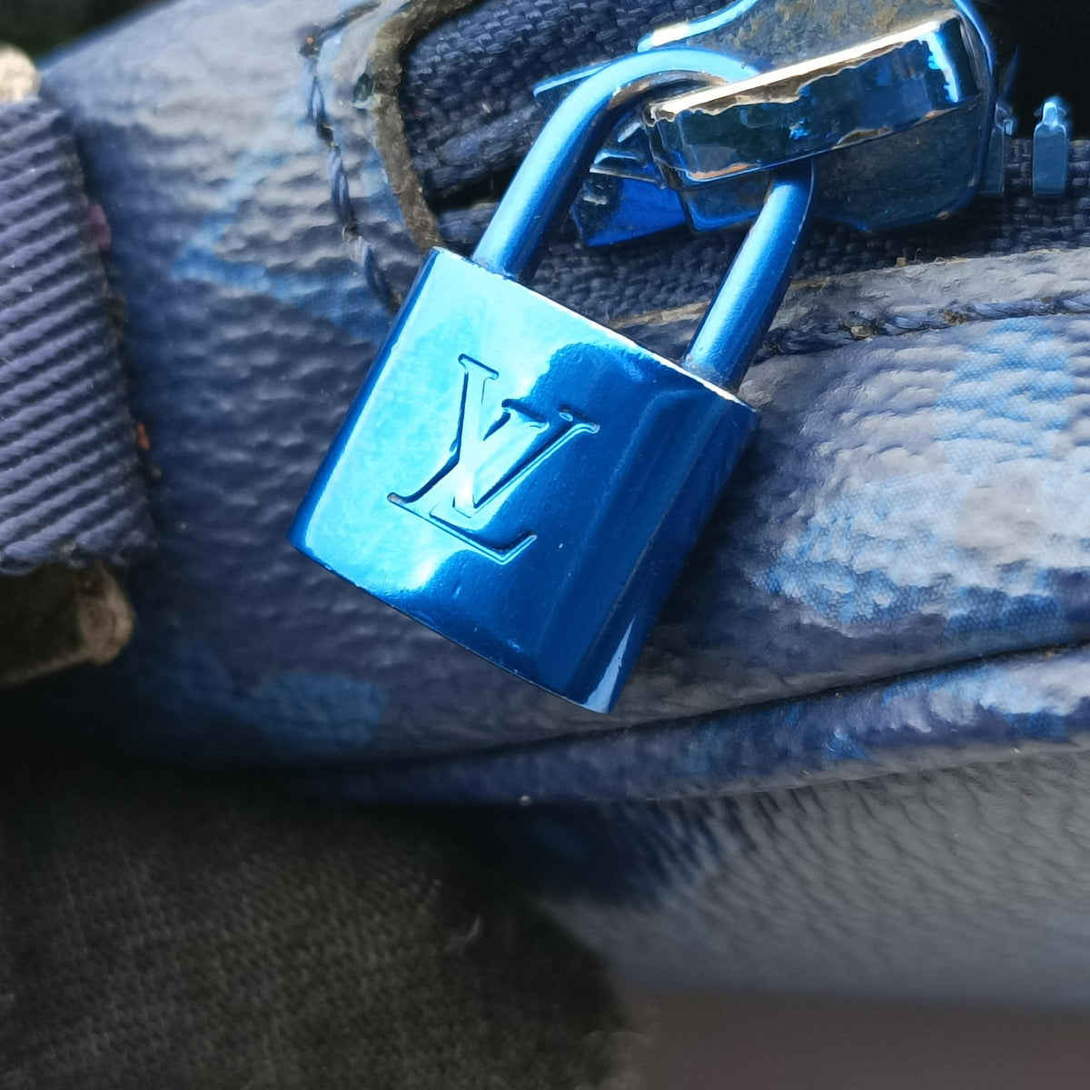 Pre-owned Louis Vuitton Monogram Pacific Messenger PM Blue×Green×Red Monogram canvas×leather M43829 shoulderbag | stylenewstar