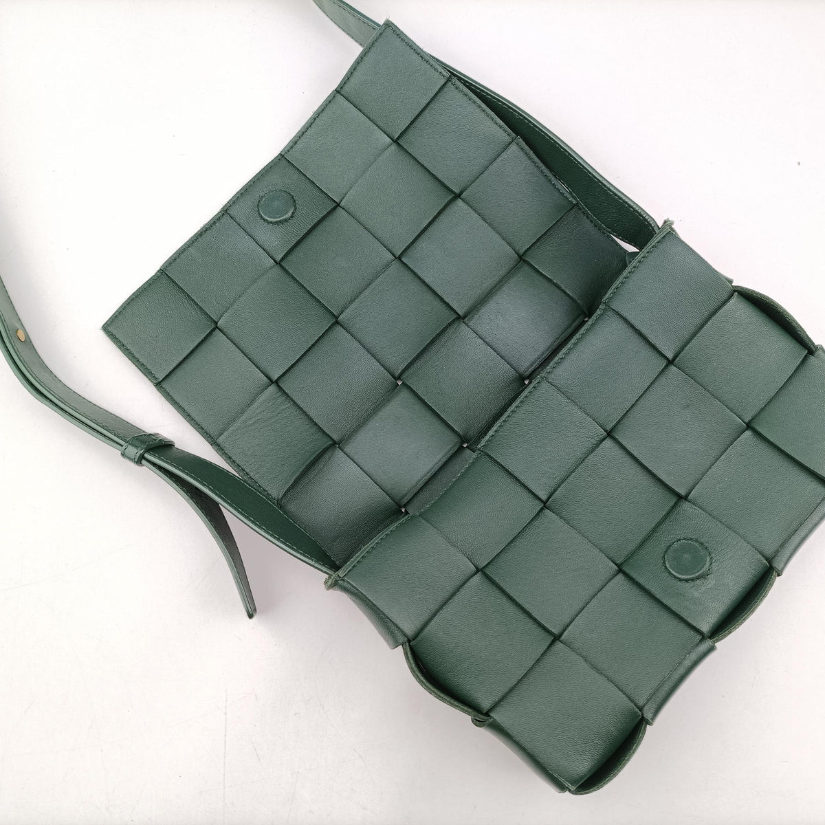 Pre-owned Bottega Veneta Cassette Green lambskin  shoulderbag | stylenewstar