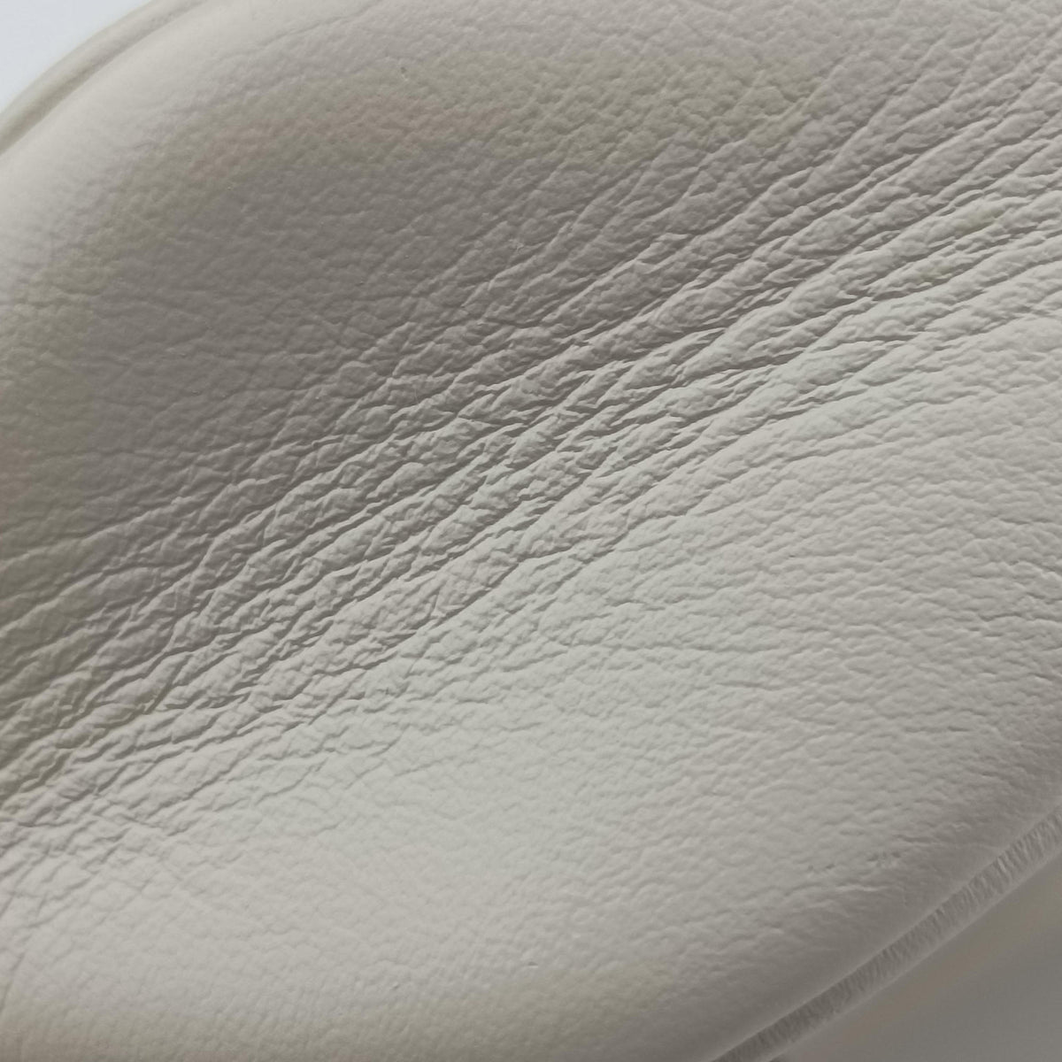 Vintage Gucci GG Marmont White Leather 476438 shoulderbag | stylenewstar