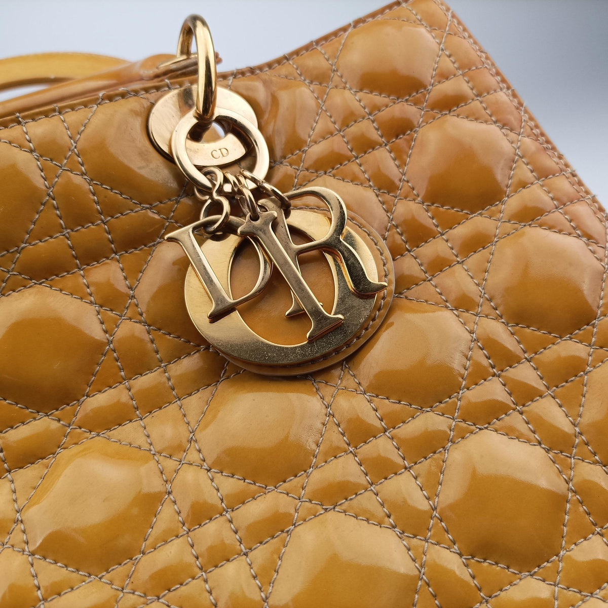 Pre-owned Christian Dior Lady Dior Beige Patent  handbag | stylenewstar