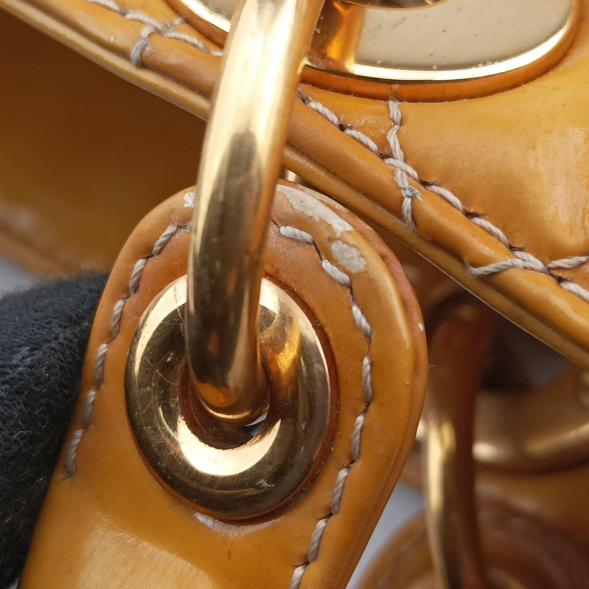 Pre-owned Christian Dior Lady Dior Beige Patent  handbag | stylenewstar