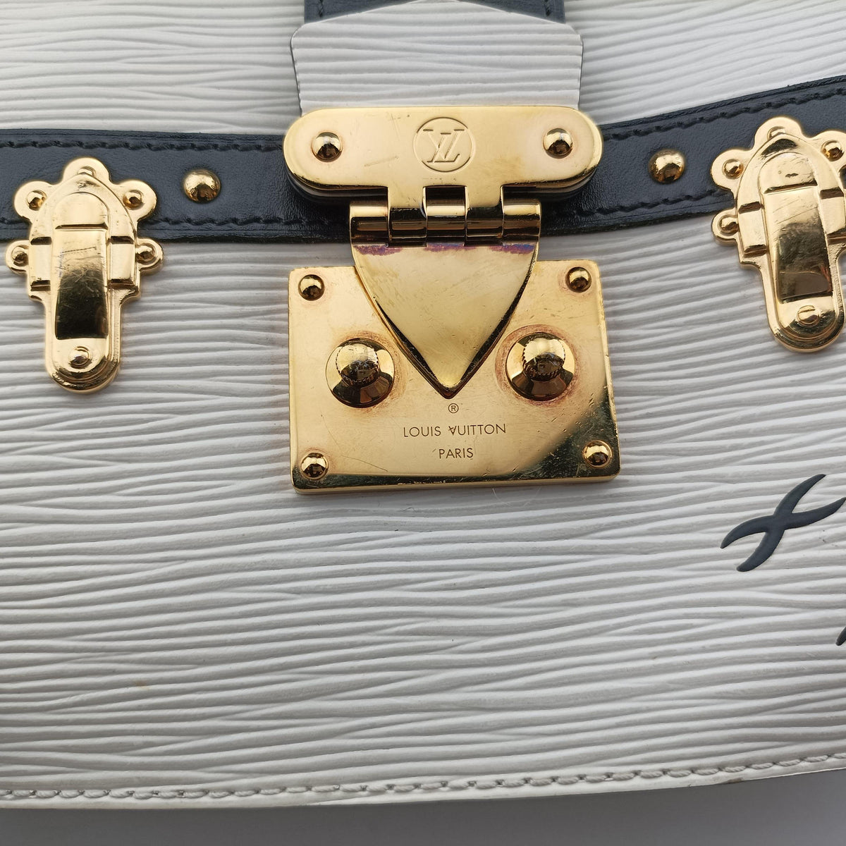 Pre-owned Louis Vuitton Trunk clutch White×Black Leather×Epi M52151 shoulderbag | stylenewstar