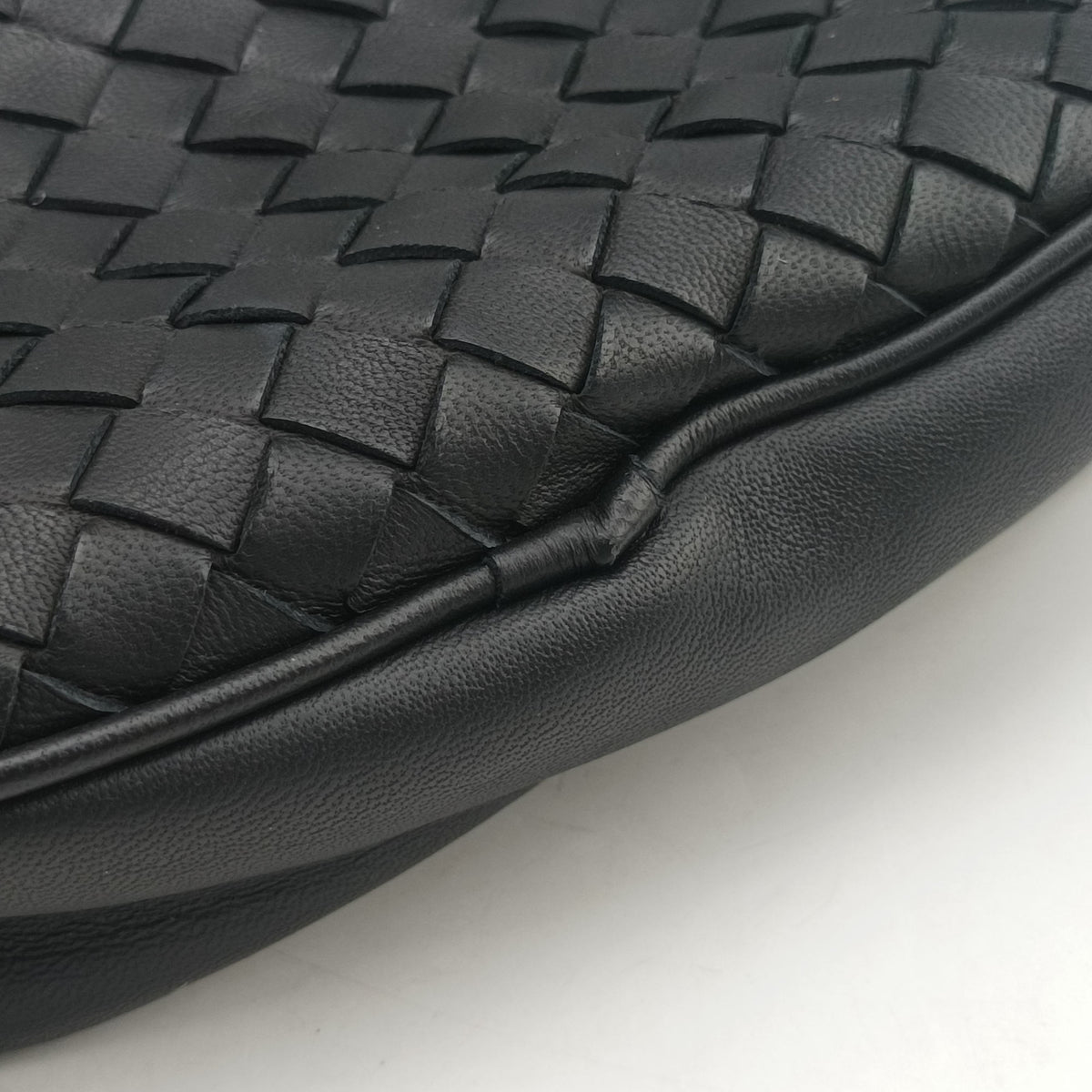 Pre-owned Bottega Veneta Intrecciato Black lambskin  bum bag/waist bag | stylenewstar