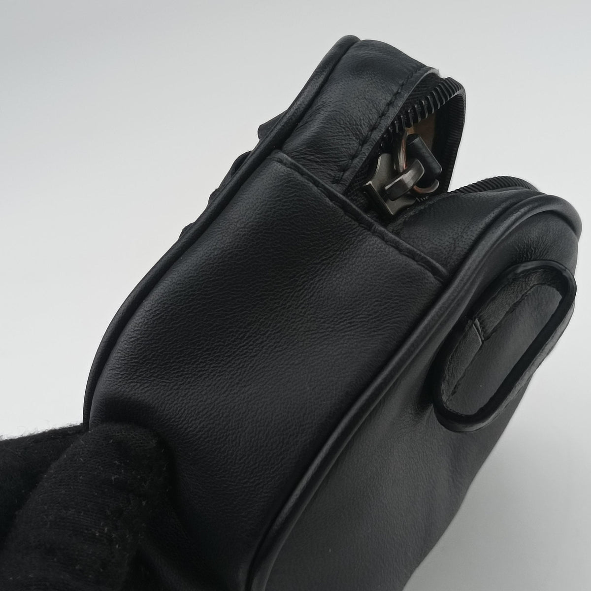 Pre-owned Bottega Veneta Intrecciato Black lambskin  bum bag/waist bag | stylenewstar