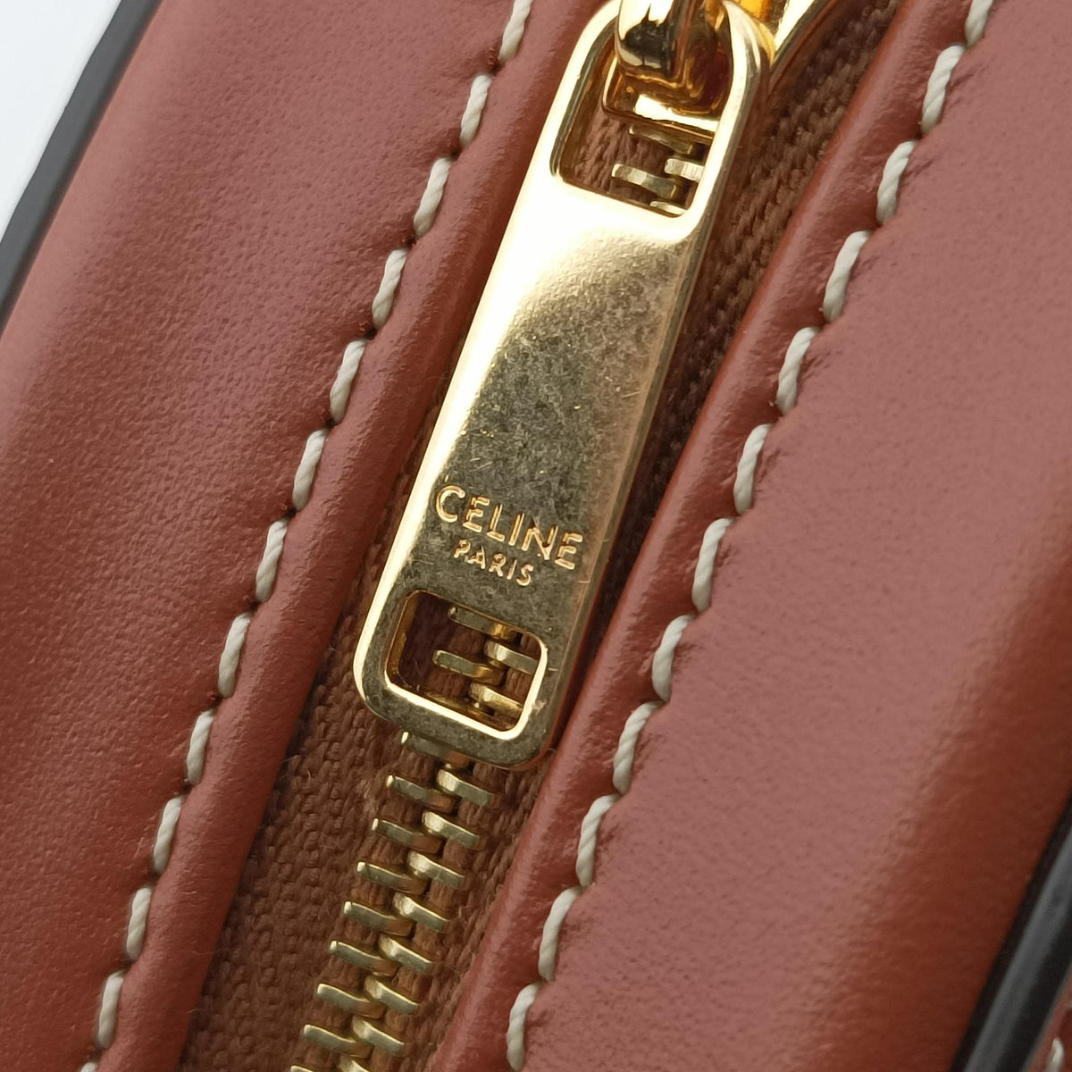 Pre-owned Celine Oval Purse Cuir Triomphe Brown Leather  shoulderbag | stylenewstar