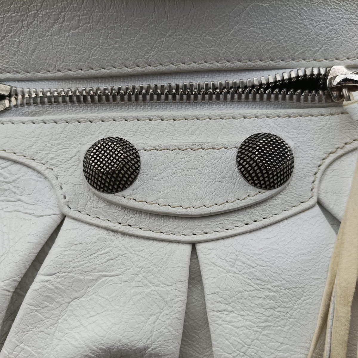 Pre-owned Balenciaga Le Cagole White lambskin  shoulderbag | stylenewstar