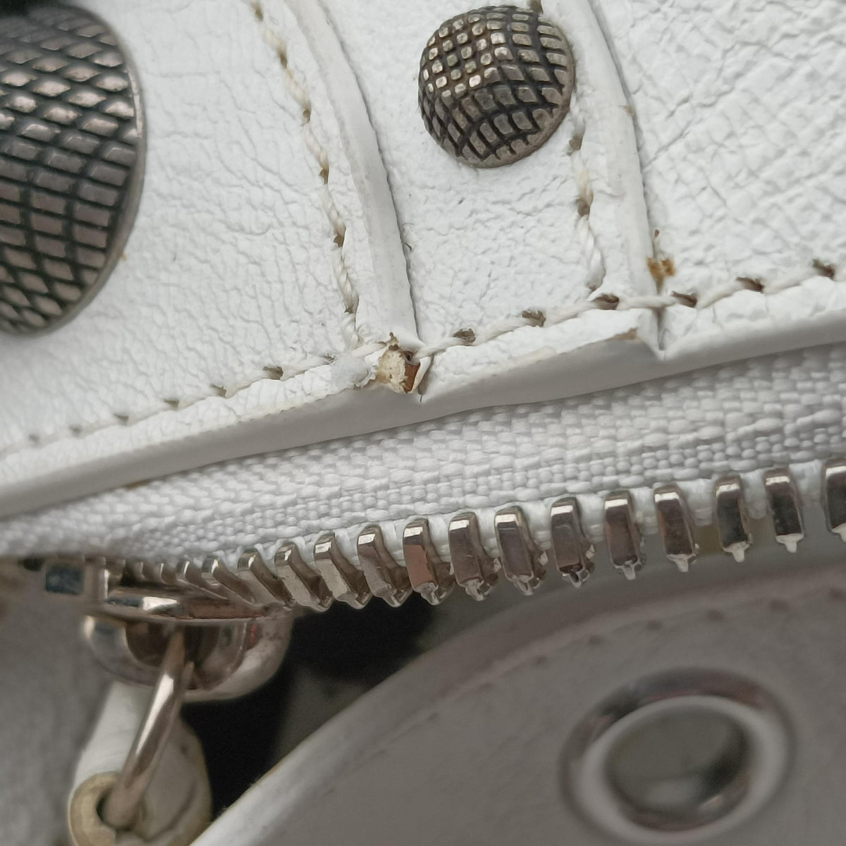 Pre-owned Balenciaga Le Cagole White lambskin  shoulderbag | stylenewstar