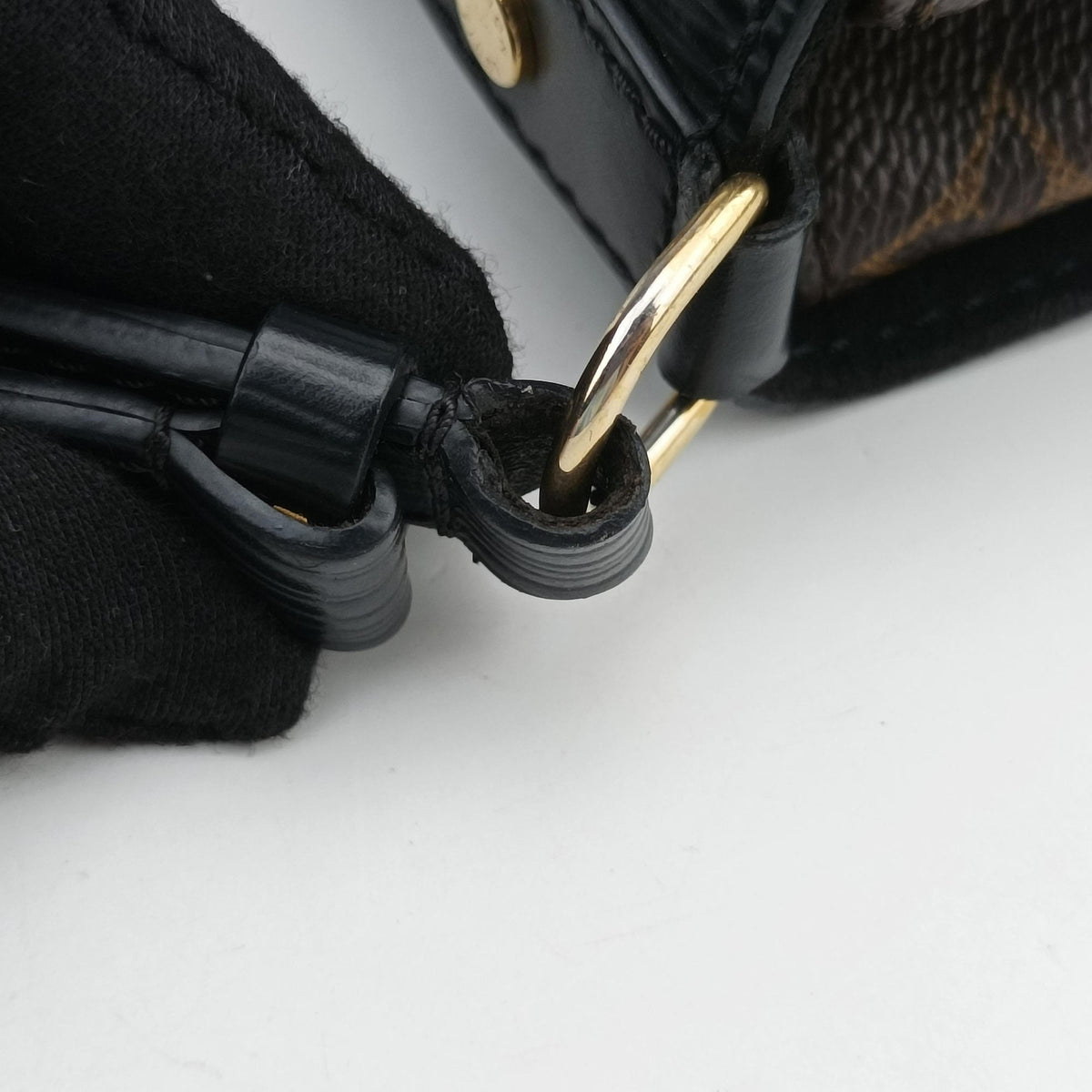 Vintage Louis Vuitton SAINT MICHEL Brown×Noir Monogram Canvas×epi M44030 shoulderbag | stylenewstar