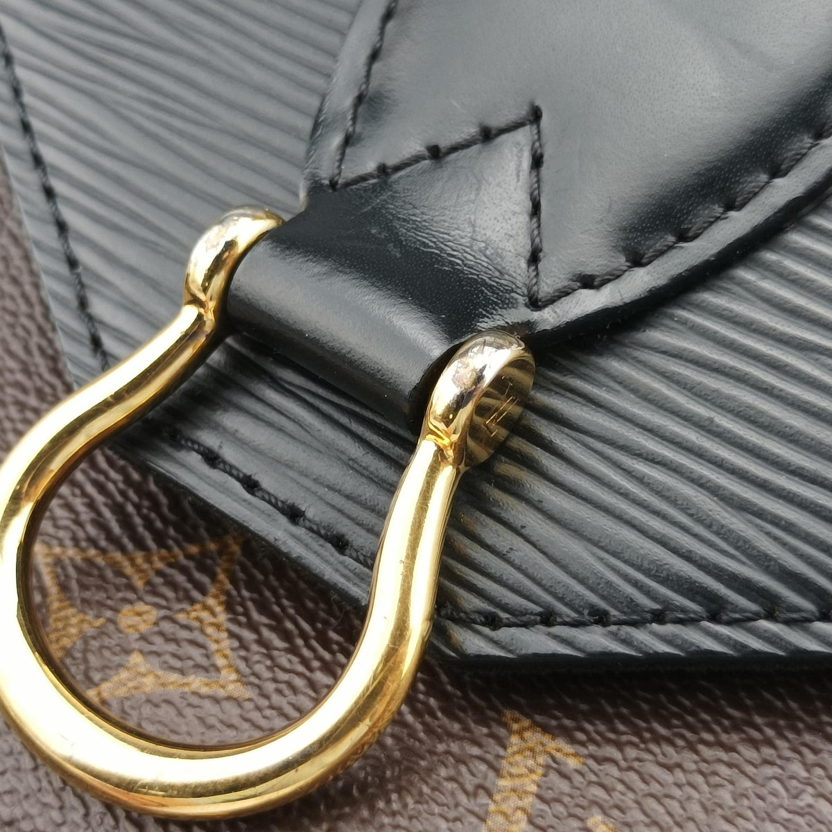 Vintage Louis Vuitton SAINT MICHEL Brown×Noir Monogram Canvas×epi M44030 shoulderbag | stylenewstar