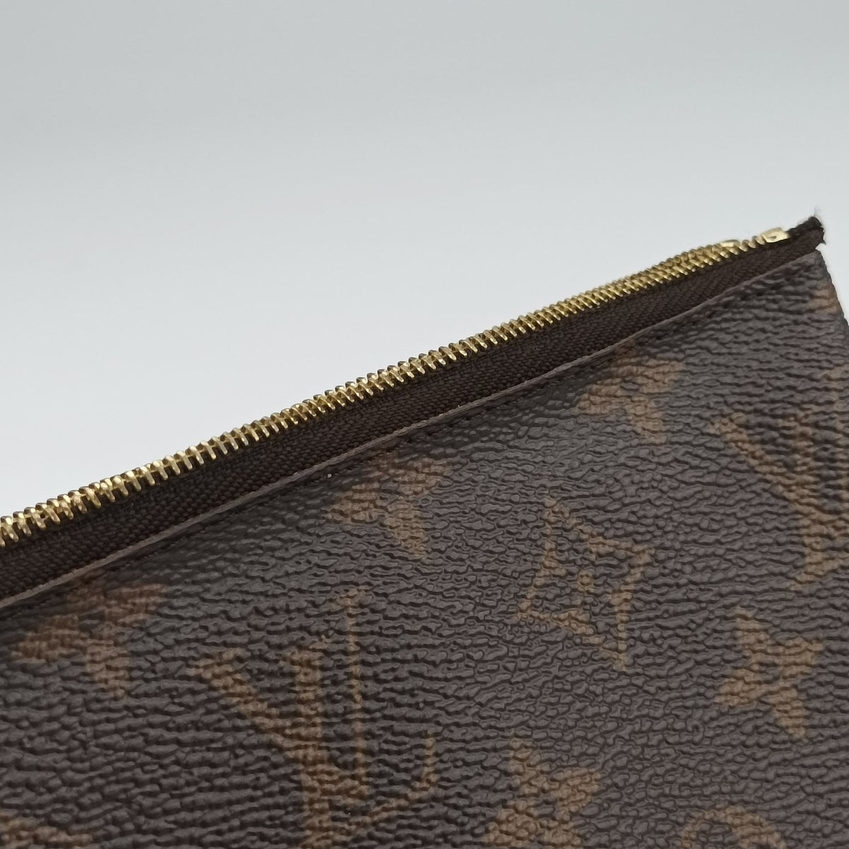 Secondhand Louis Vuitton Pochette Double Zip Brown x Pink x Red Monogram canvas M63905 shoulderbag | stylenewstar
