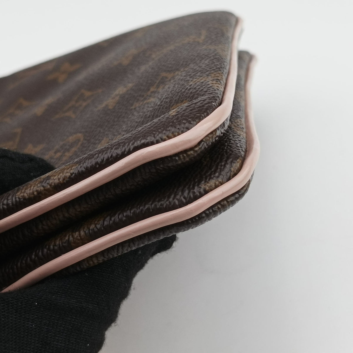 Secondhand Louis Vuitton Pochette Double Zip Brown x Pink x Red Monogram canvas M63905 shoulderbag | stylenewstar